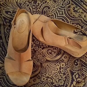 Clarks Caslynn Lizzie sandals